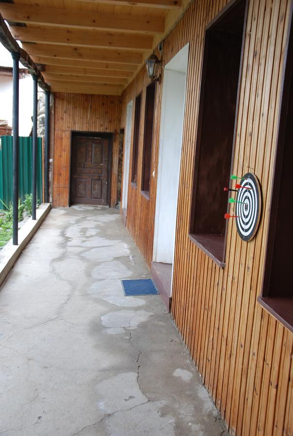 Laila Guest House Mestia Ngoại thất bức ảnh