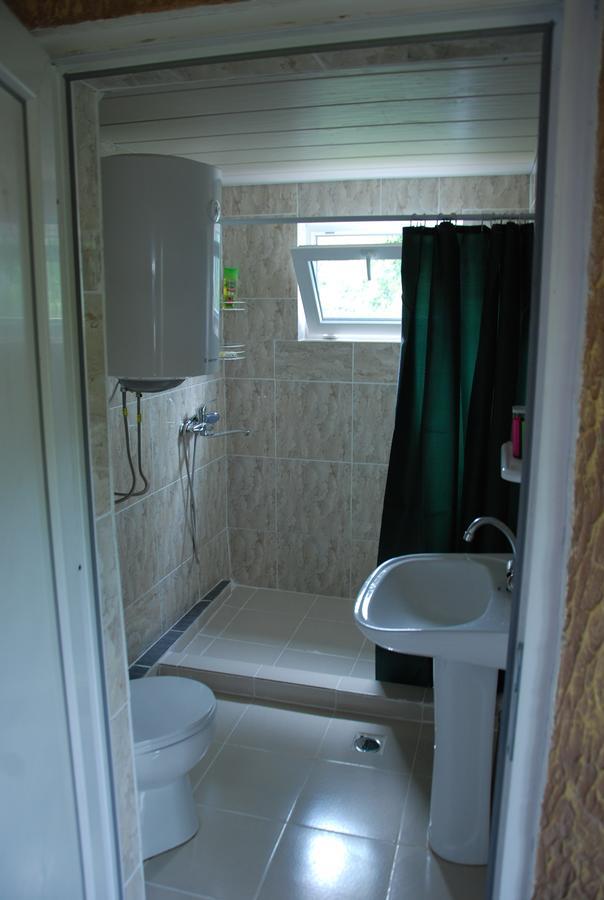 Laila Guest House Mestia Ngoại thất bức ảnh