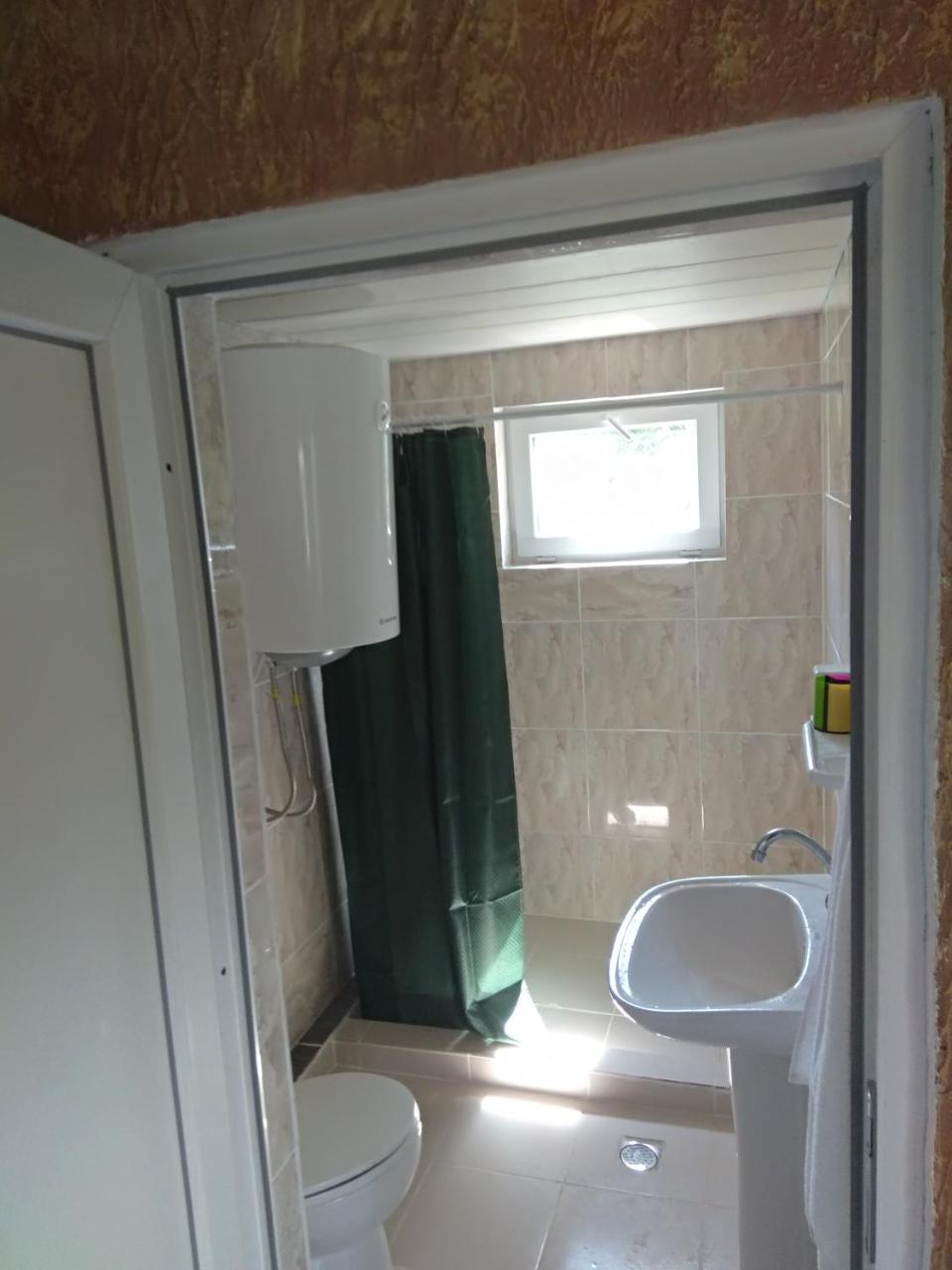 Laila Guest House Mestia Ngoại thất bức ảnh