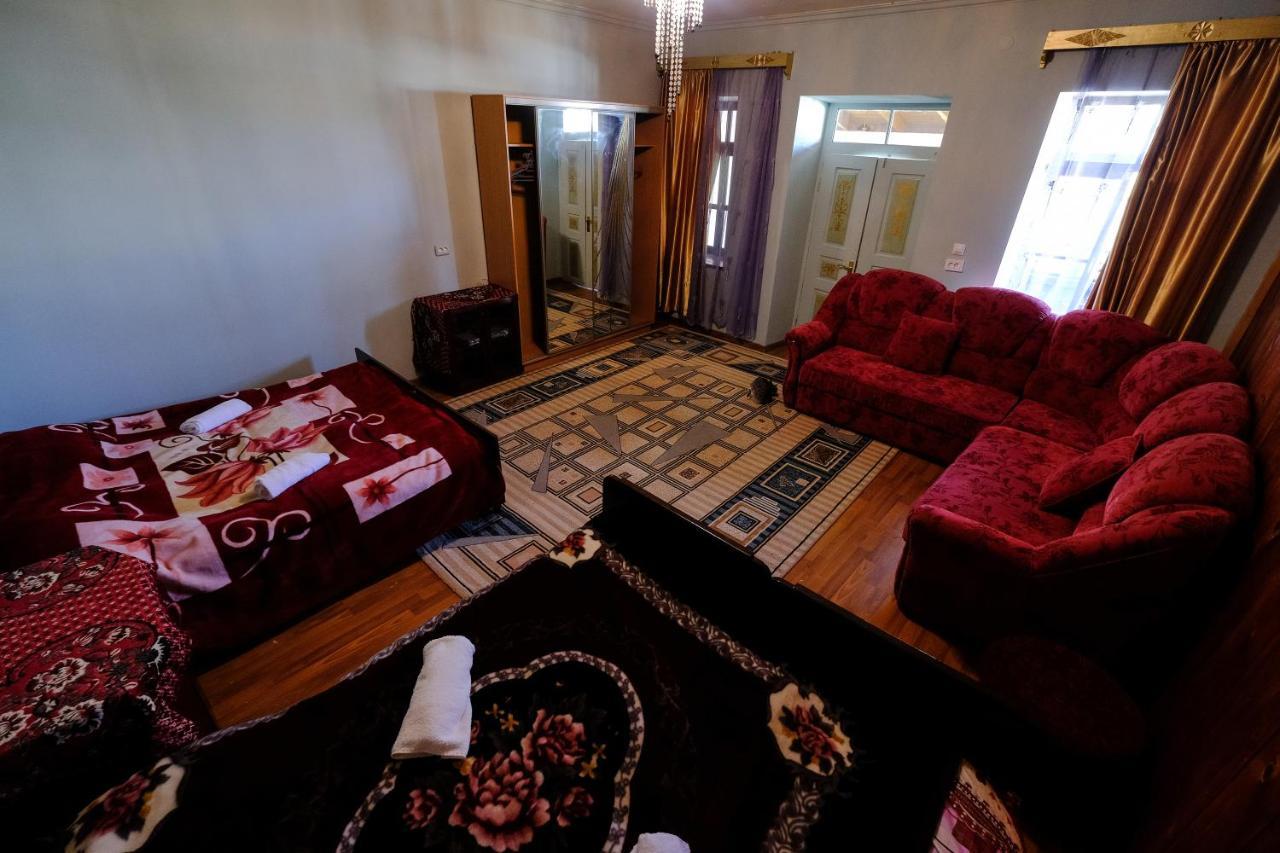 Laila Guest House Mestia Ngoại thất bức ảnh